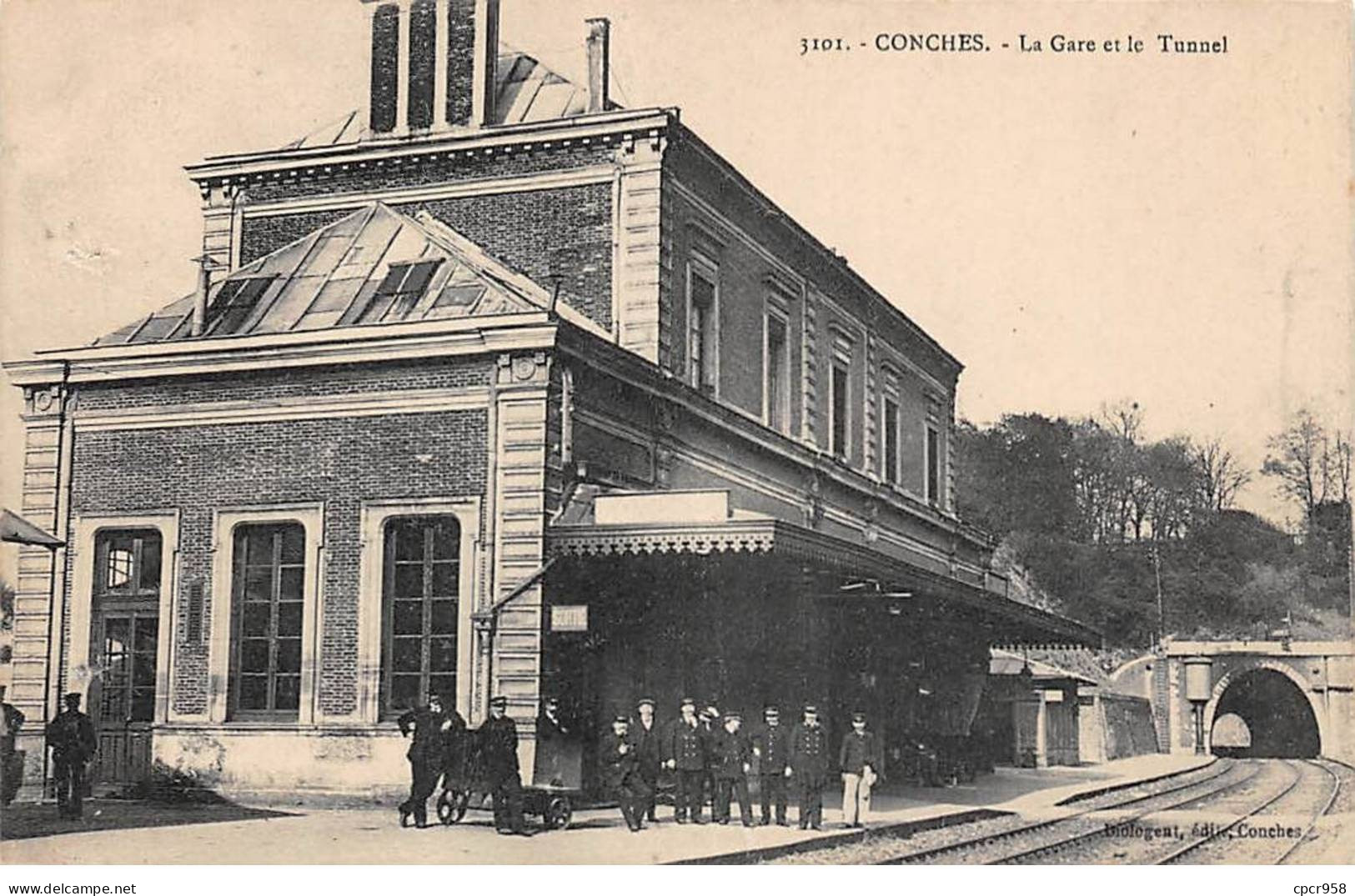 27 - CONCHES - SAN66664 - La Gare Et Le Tunnel - En L'état - Pli - Conches-en-Ouche