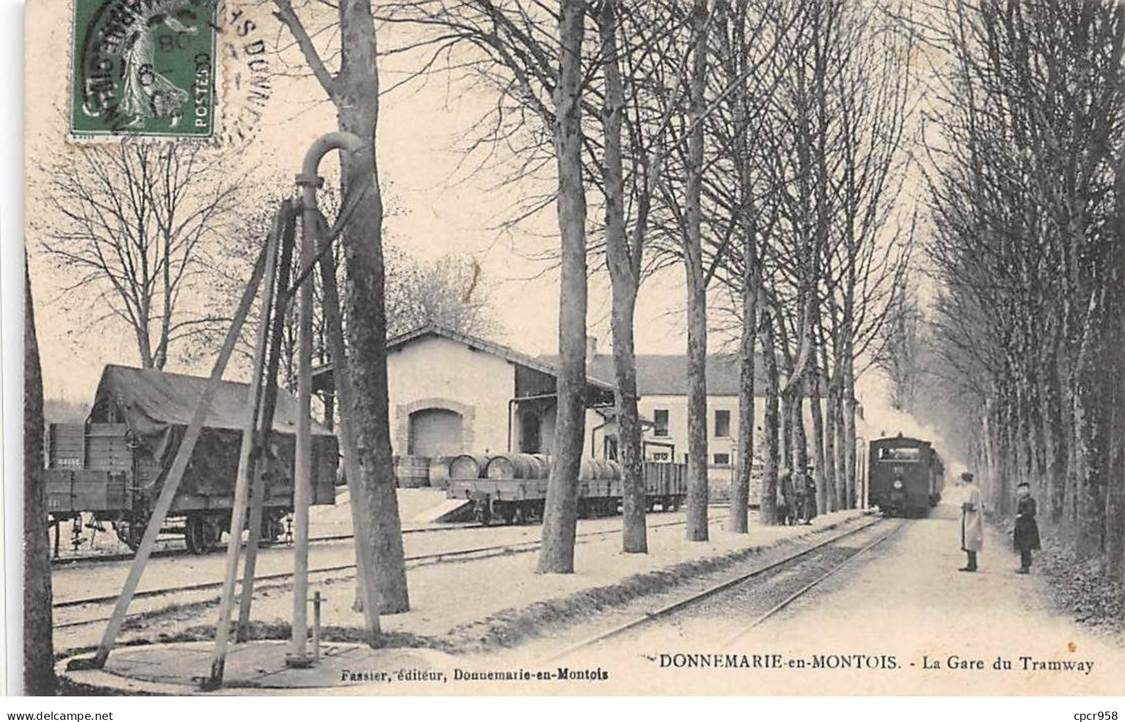 77 - DONNEMARIE EN MONTOIS - SAN67366 - La Gare Du Tramway - Train - Autres & Non Classés