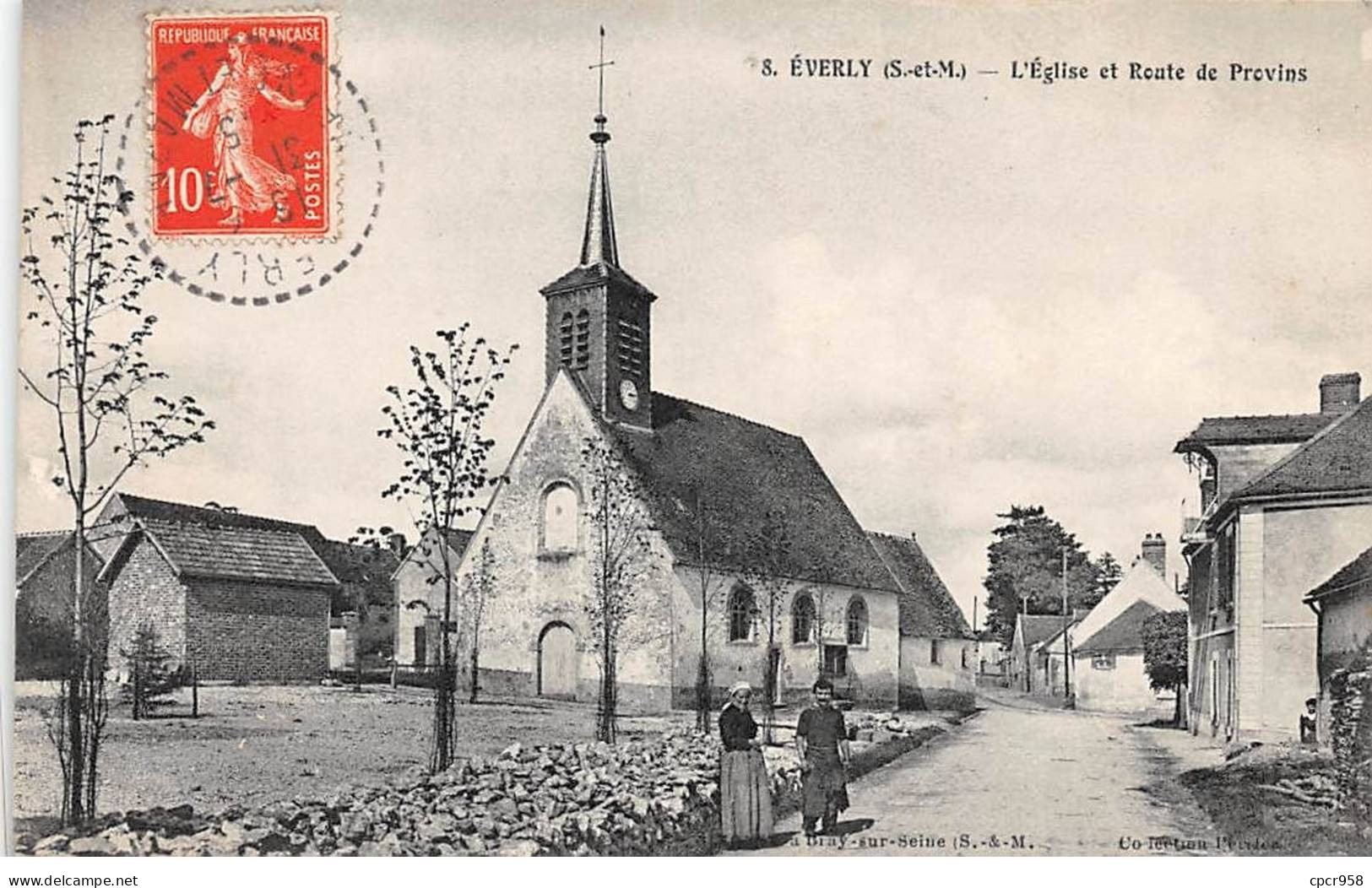 77 - EVERLY - SAN67356 - L'Eglise Et Route De Provins - Autres & Non Classés