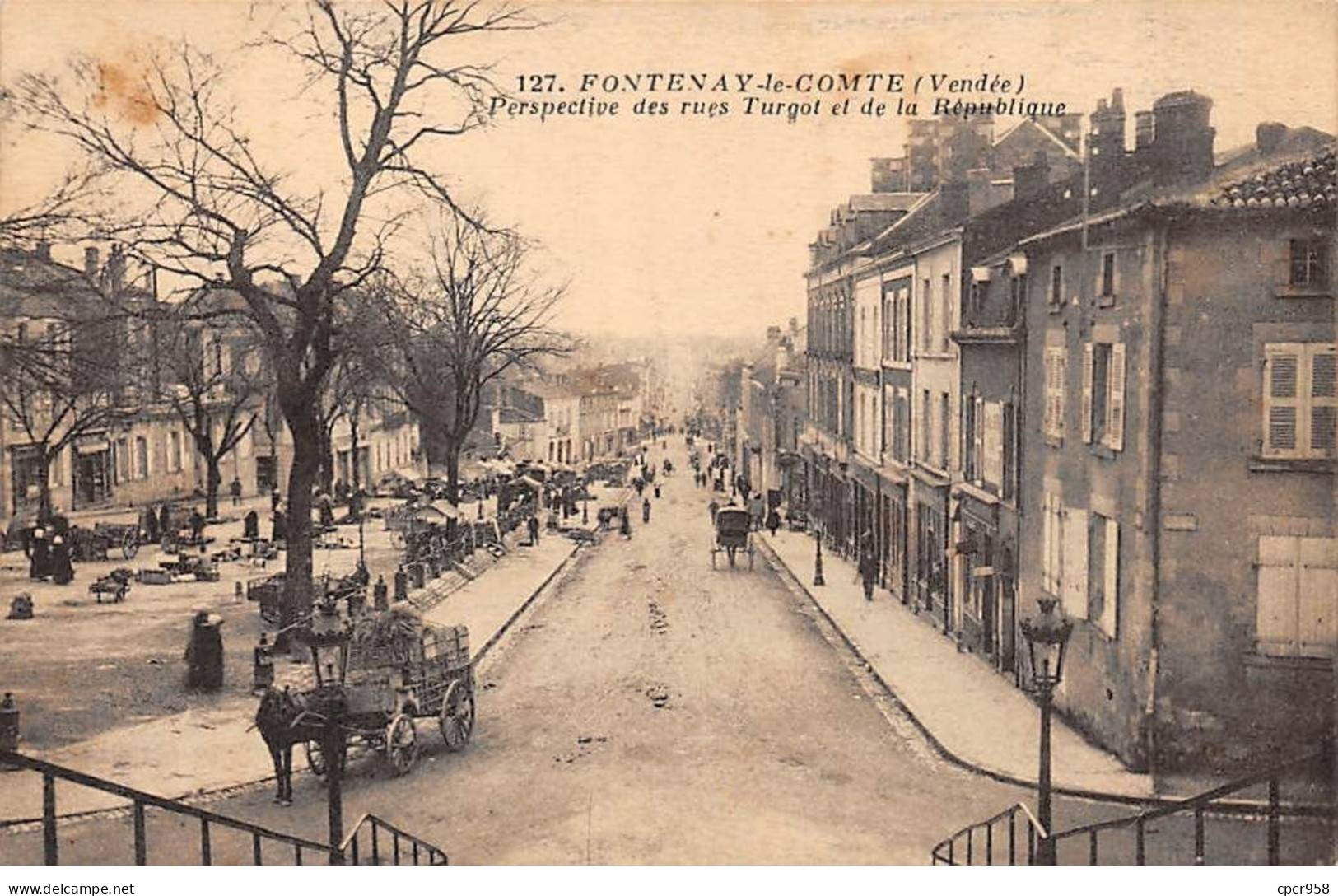 85 - FONTENAY LE COMTE - SAN67559 - Perspective Des Rue Turgot Et De La République - Fontenay Le Comte