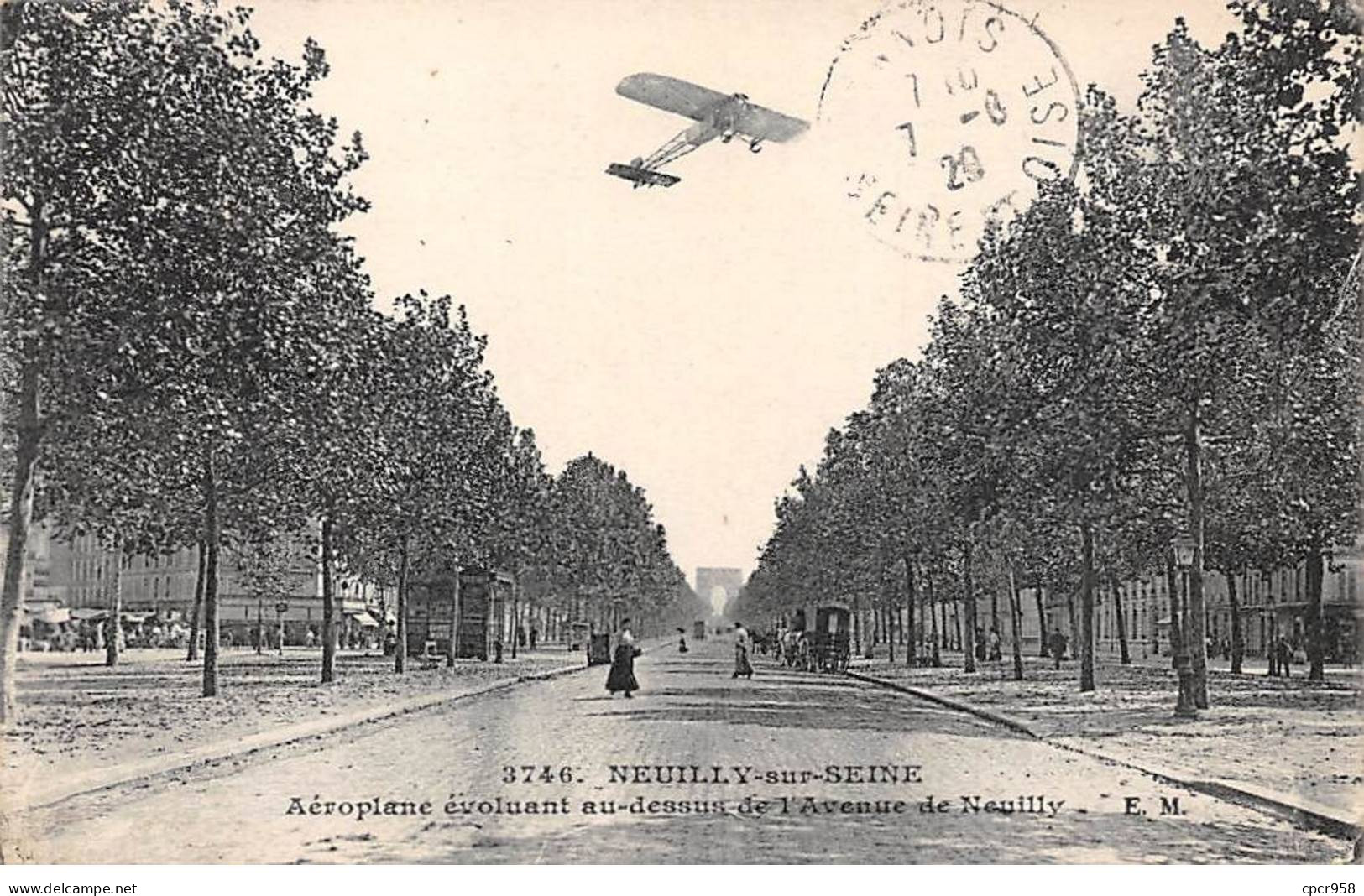 92 - NEUILLY SUR SEINE - SAN67682 - Aéroplane évoluant Au Dessus De L'Avenue De Neuilly - Neuilly Sur Seine