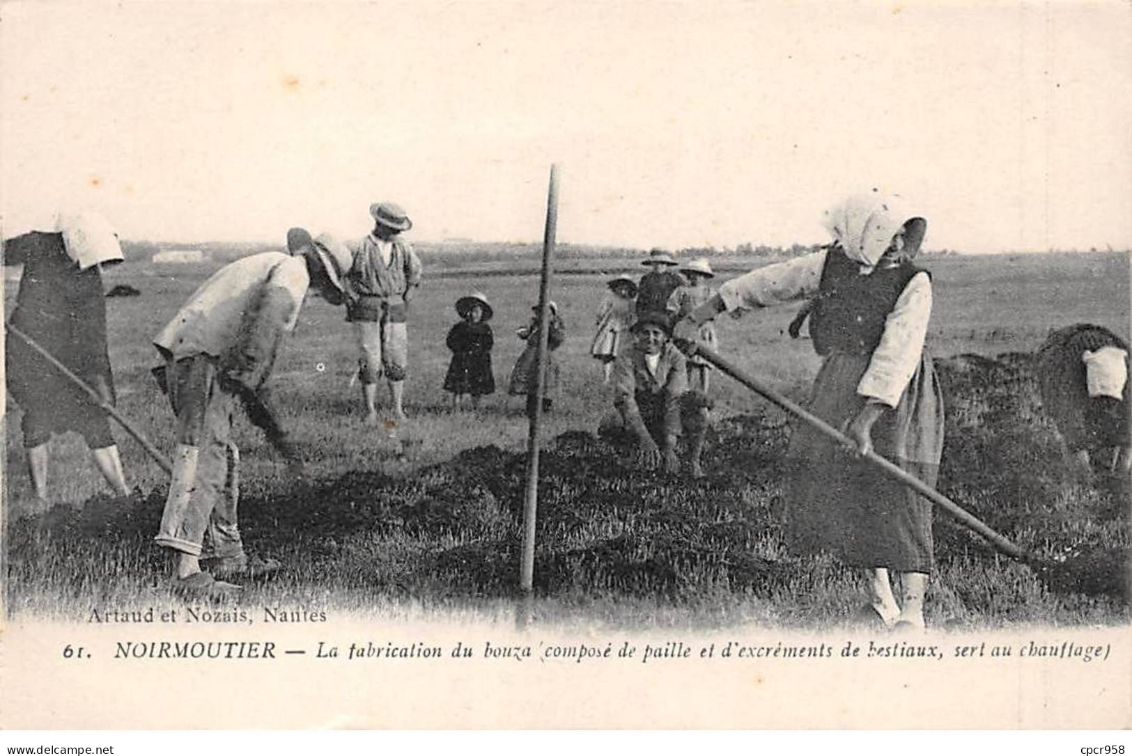 85 - NOIRMOUTIER - SAN67553 - La Fabrication Du Bouza Composé De Paille Et D'excréments De Bestiaux Sert Au Chauffage - Noirmoutier