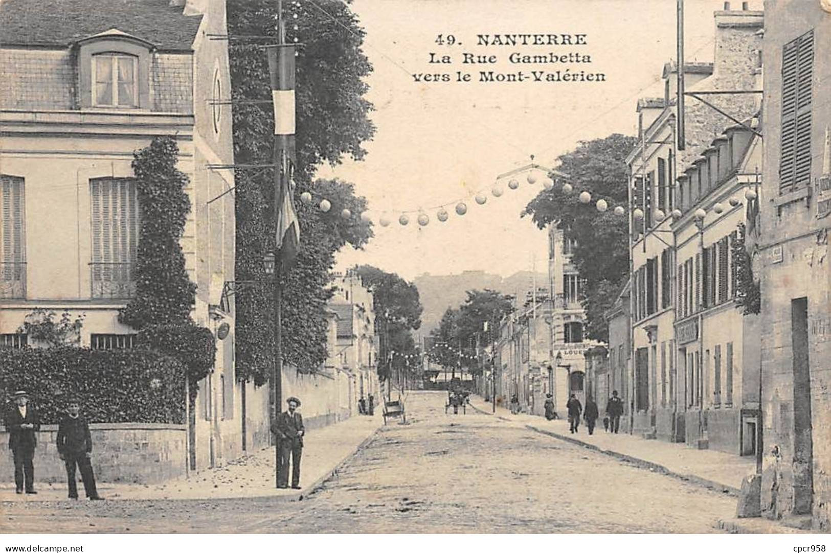 92 - NANTERRE - SAN67692 - La Rue Gambetta Vers Le Mont Valérien - Nanterre