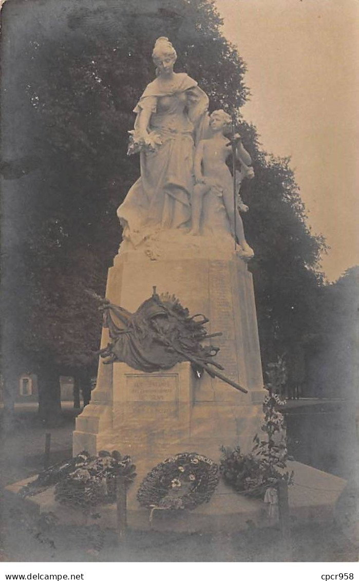 89 - N°89573 - SENS - Monument Aux Morts - Carte Photo - Sens