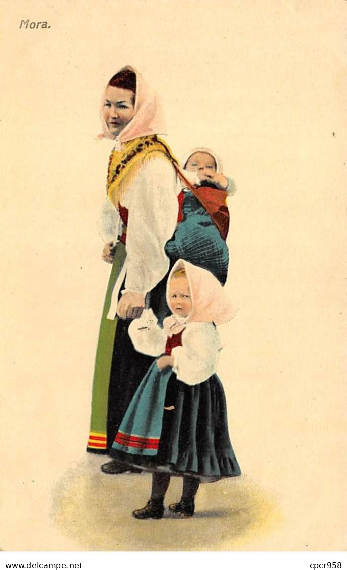 Suède - N°89361 - Mora - N°2310 - Femme Avec Des Fillettes - Sweden