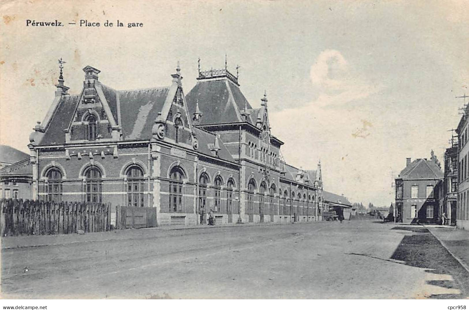 Belgique - N°89318 - PERUWELZ - Place De La Gare - Peruwelz