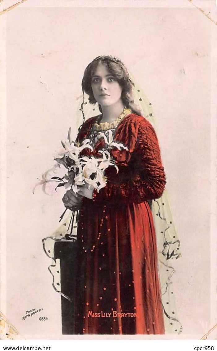 Artiste - N°90341 - Miss Lily Brayton Avec Un Bouquet De Lys - Künstler