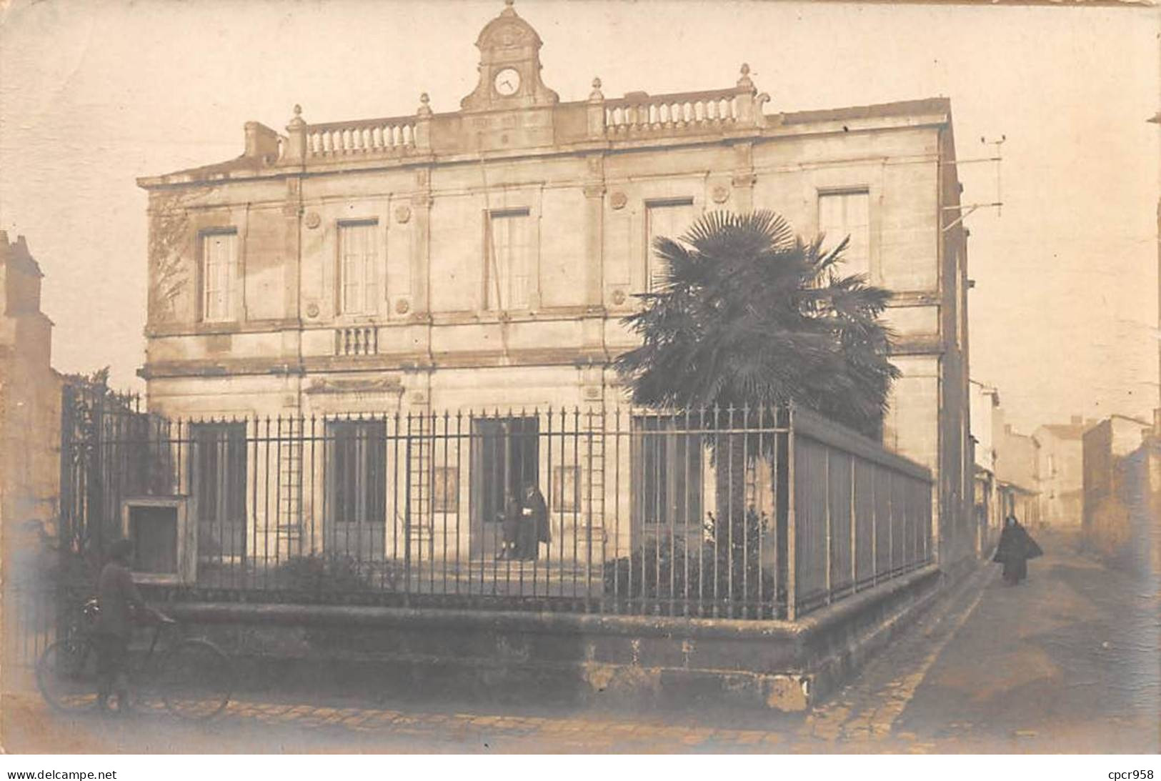 17 - N°90376 - LA TREMBLADE - L'Hôtel De Ville - Carte Photo Rare - La Tremblade