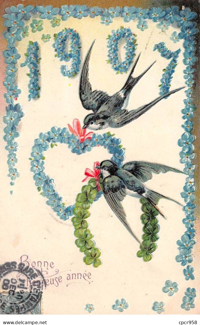Nouvel An - N°90287 - Bonne Et Heureuse Année 1907 - Hirondelles Apportant Un Coeur En Myosotis - Carte Gaufrée - Neujahr