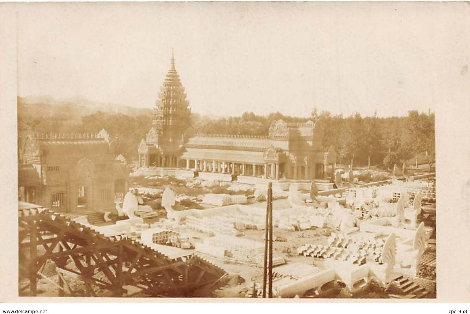 Cambodge - N°90166 -75 - PARIS - EXPOSITION COLONIALE 1931 - Carte Photo Du Temple D'ANGKOR En Construction - Kambodscha