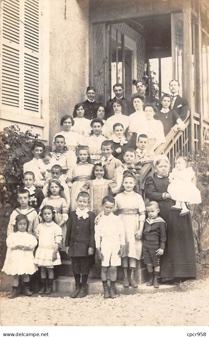 78 - N°90560 - ELANCOURT - Orphelinat, Enfants Dans Un Escalier - Carte Photo - Elancourt