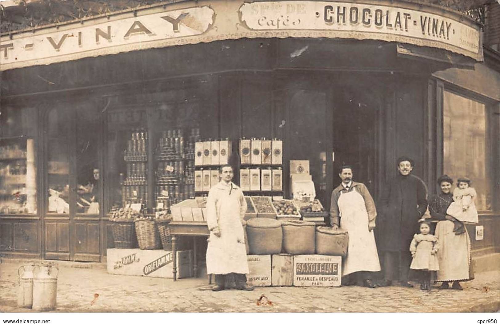 92 - N°90602 - MALAKOFF - Route De Montrouge - Personnel D'un Commerce, Epicerie, Cafés, Chocolat-Vinay - Carte Photo - Malakoff