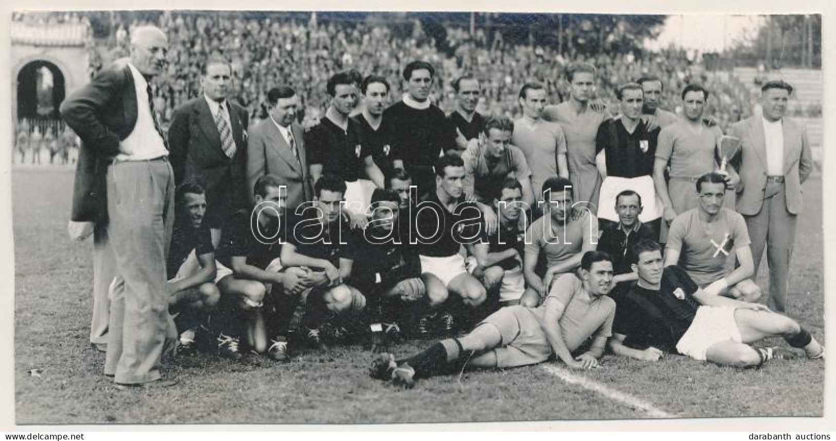 * 1938 Bucuresti, Bukarest, Bucharest; RIPENSIA Temesvár - AC Milan (3:0) Labdarúgó Mérkőzés, Focisták / Ripensia Timiso - Non Classés