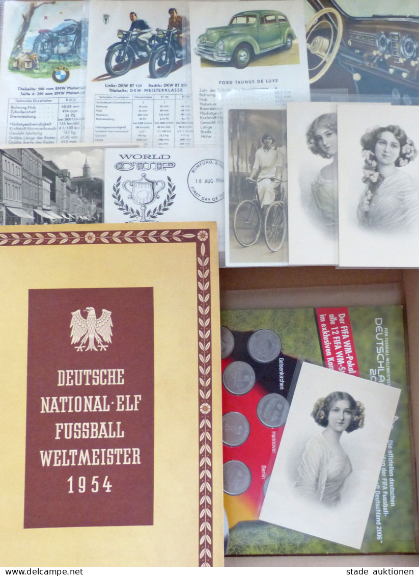 Sammelbild-Album Lot Mit Deutsche Nationalelf 1954 (komplett), Medaillensatz WM 2006, 5 AK Und 3 Stundenpläne KfZ II - Otros & Sin Clasificación