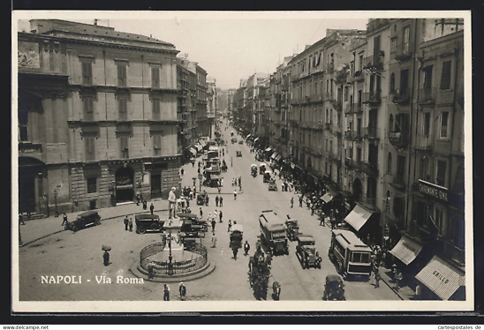 Cartolina Napoli, Verkehr Auf Der Via Roma  - Napoli (Napels)