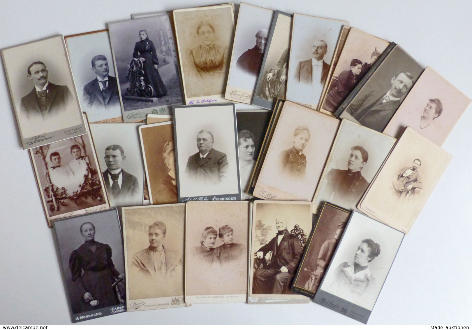 CDV Konvolut Mit 25 CDVs (10,5x16,6 Cm) Und 60 CDVs (6,5x10,5 Cm) II - Photographie