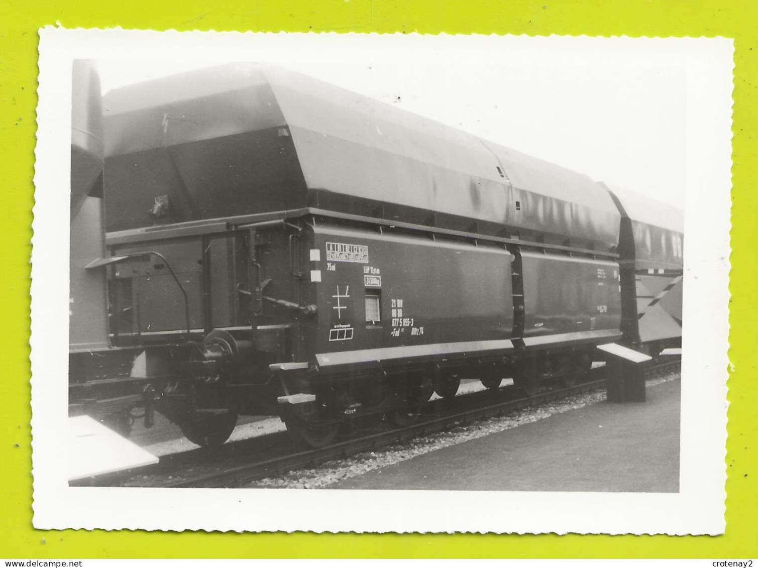 PHOTO TRAIN Wagon Trémie WAGEN De La DB Dans Les Années 60 - Treinen