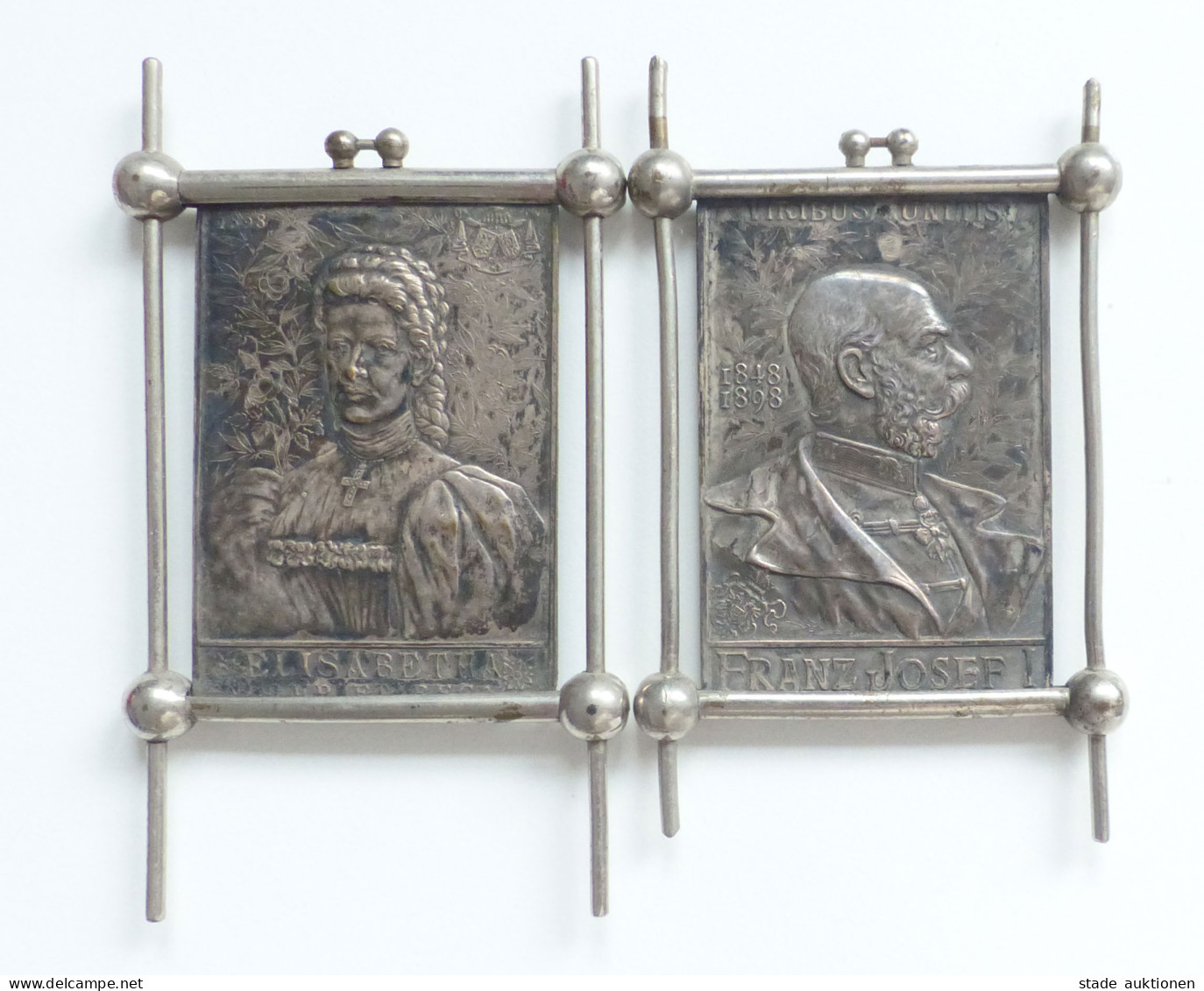 Kaiserin Elisabeth / Sissi Und Kaiser Franz Josef I. Lot Mit 2 Metallplaketten Jeweils Ca. 3,5x5cm - Royal Families