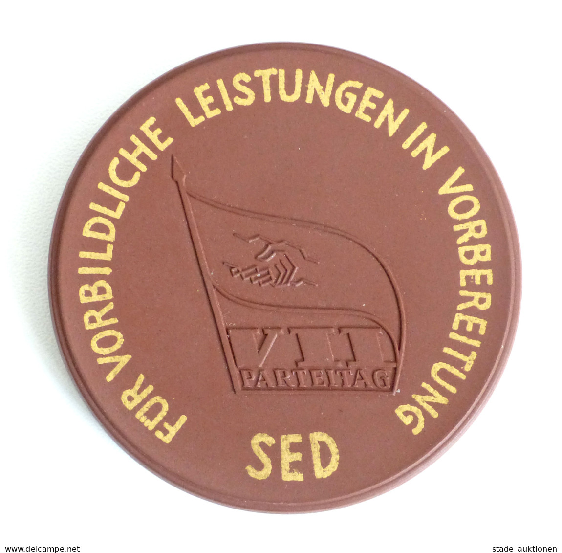 Politik DDR SED-Orden Aus Meißner Porzellan, Gew. Reichsbahndirektion Erfurt 17. April 1967, Durchm. 6,2cm 44gr. In Orig - Non Classés