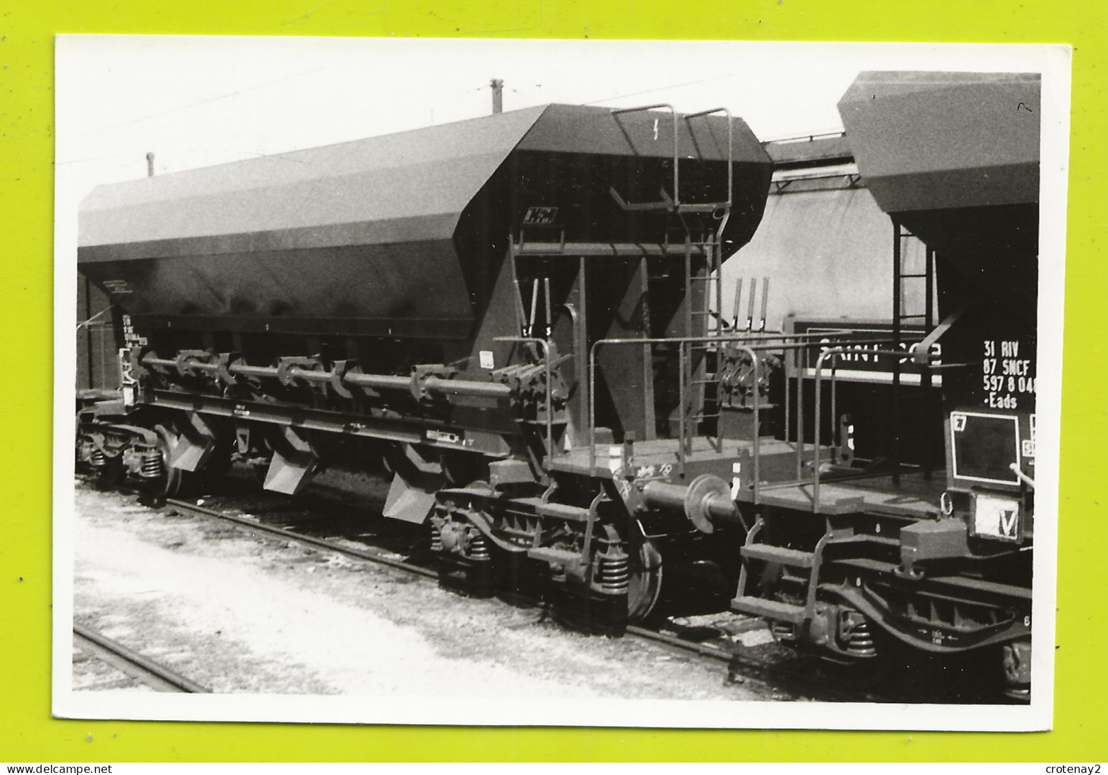 PHOTO TRAIN Wagon Trémie SNCF à Bogies Dans Les Années 60 - Treinen