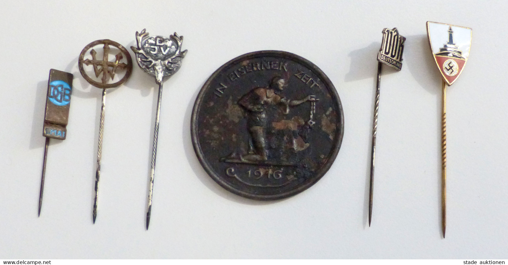 Militär Lot Mit 5 Nadeln Und 1 Medaille - Other & Unclassified