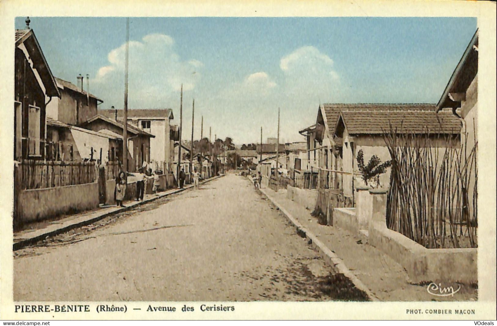 France - (69) Rhône - Pierre Benite - Avenue Des Cerisiers - Pierre Benite