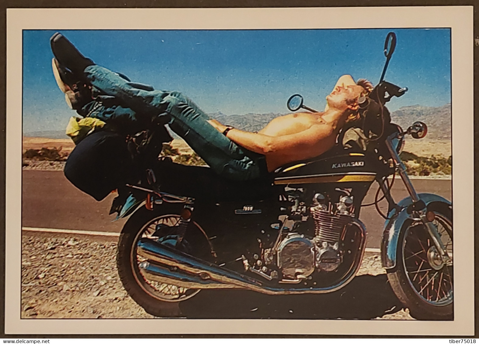 Carte Postale : Johnny Hallyday Au Mexique (traversée De La Vallée De La Mort) 1974 (moto Kawasaki) - Entertainers