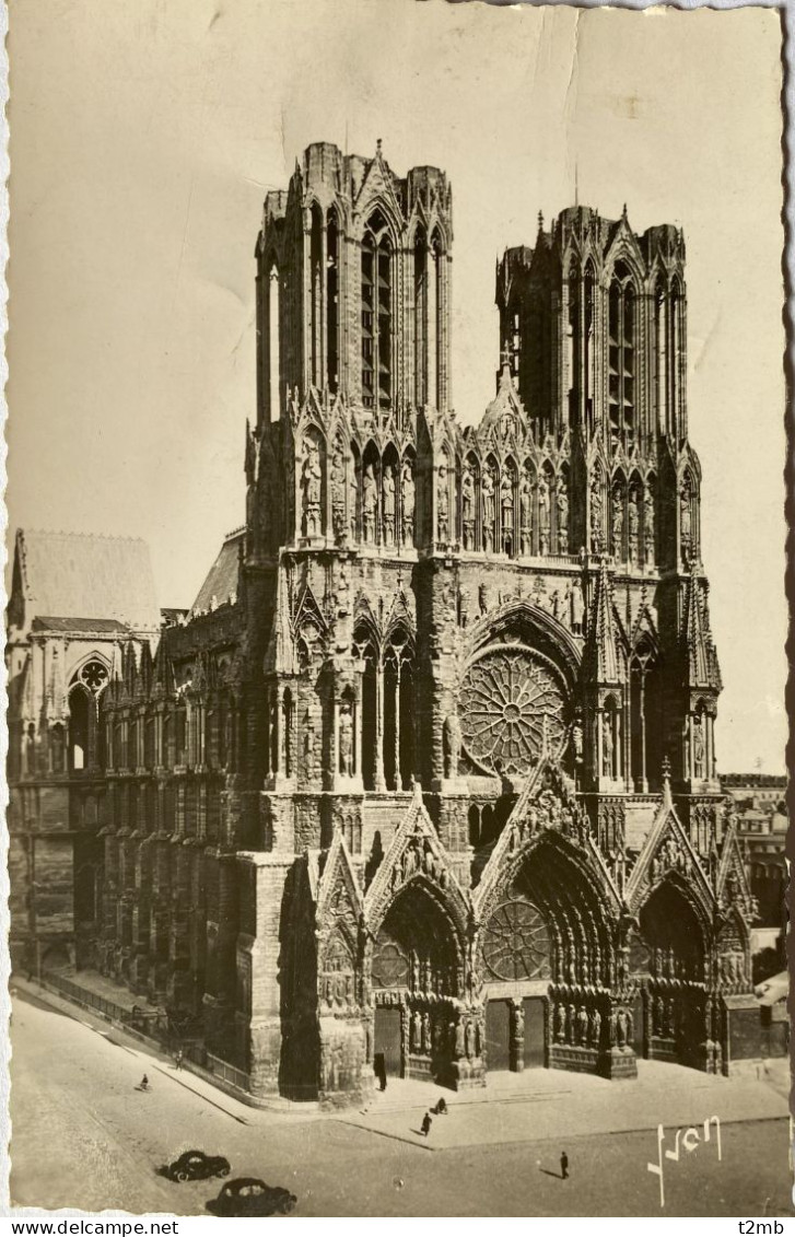 CPA REIMS (Marne) - La Cathédrale - Reims
