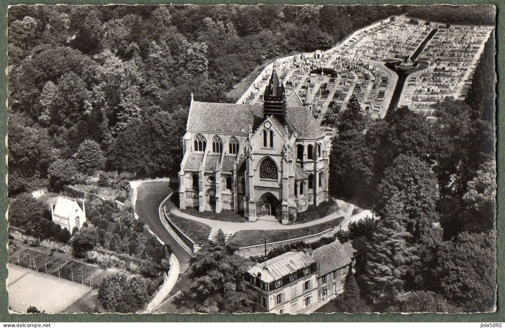 95 - En Avion Au Dessus De TAVERNY - L'Eglise - Taverny