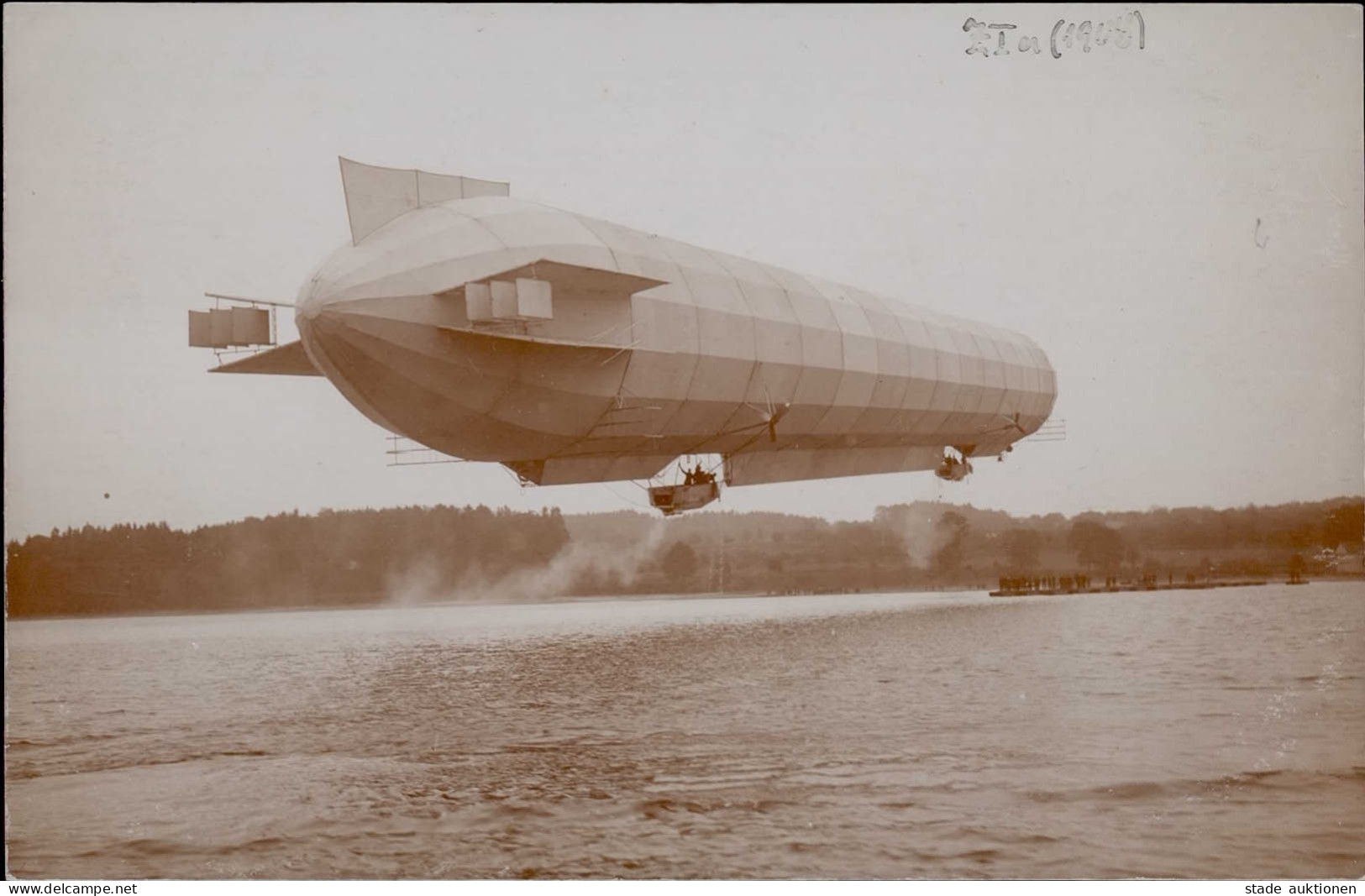 Zeppelin Aufstieg Aus Der Alten Halle 1908 Rückseite Gestpl. Hacker (Luftschiffkapitän) Foto-AK I-II Dirigeable - Dirigeables