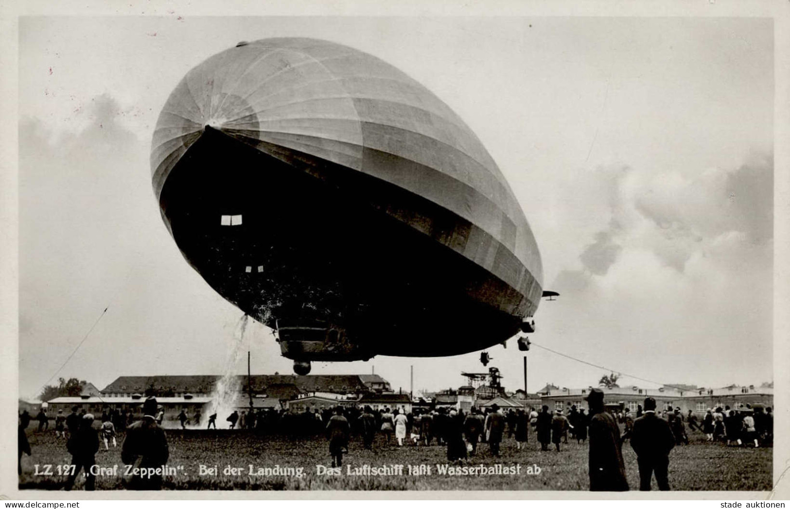 Zeppelin LZ 127 Graf Zeppelin Bei Der Landung I-II (Marke Entfernt, Kl. Eckbug) Dirigeable - Dirigibili