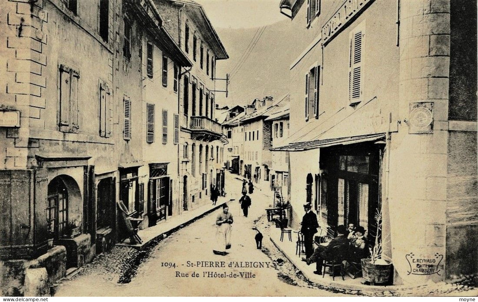 1799 - St PIERRE D'ALBIGNY  : RUE DE L'HOTEL DE VILLE  - BELLE TERRASSE DE CAFE A DROITE -circulée En1911 - Saint Pierre D'Albigny