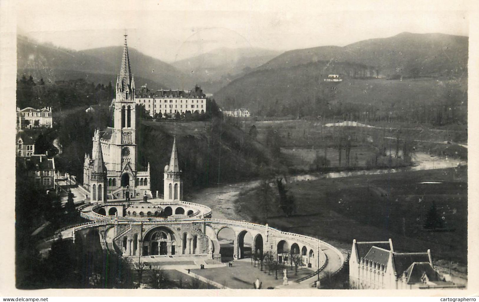 France Lourdes Basilique - Lourdes