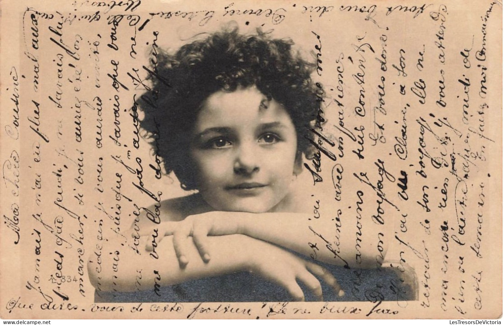 ENFANTS - Enfant - Portraits - Regardant Quelque Chose - Carte Postale Ancienne - Portraits