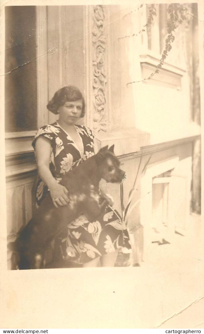 Annonymous Persons Souvenir Photo Social History Portraits & Scenes Woman And Attack Dog - Fotografía