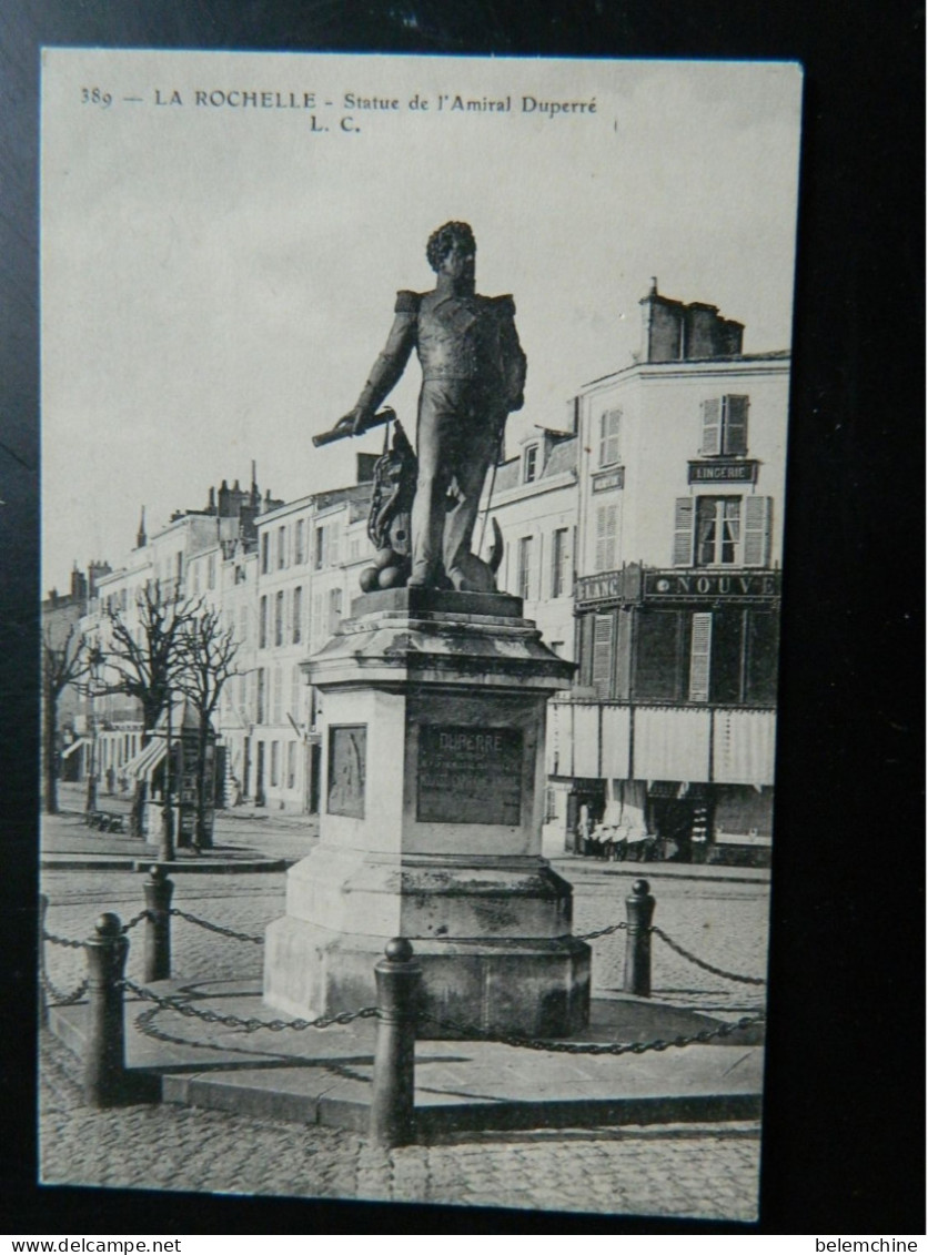 LA ROCHELLE                    STATUE DE L'AMIRAL DUPERRE - La Rochelle