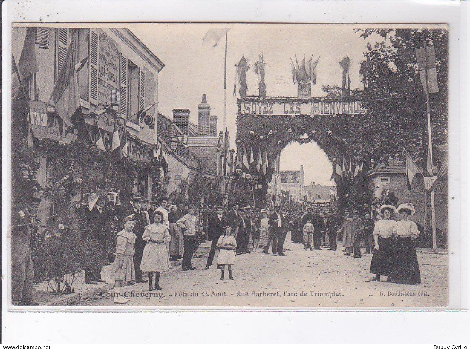 COUR-CHEVERNY: Fête Du 13 Août, Rue Barberet, L'arc De Triomphe - Très Bon état - Cheverny