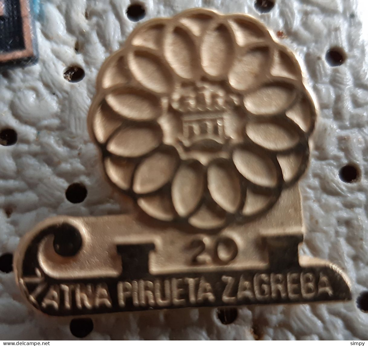 Zlatna Pirueta Zagreb 20 Years  Figure Skating Skate  YUgoslavia Vintage Pin Badge - Patinaje Artístico