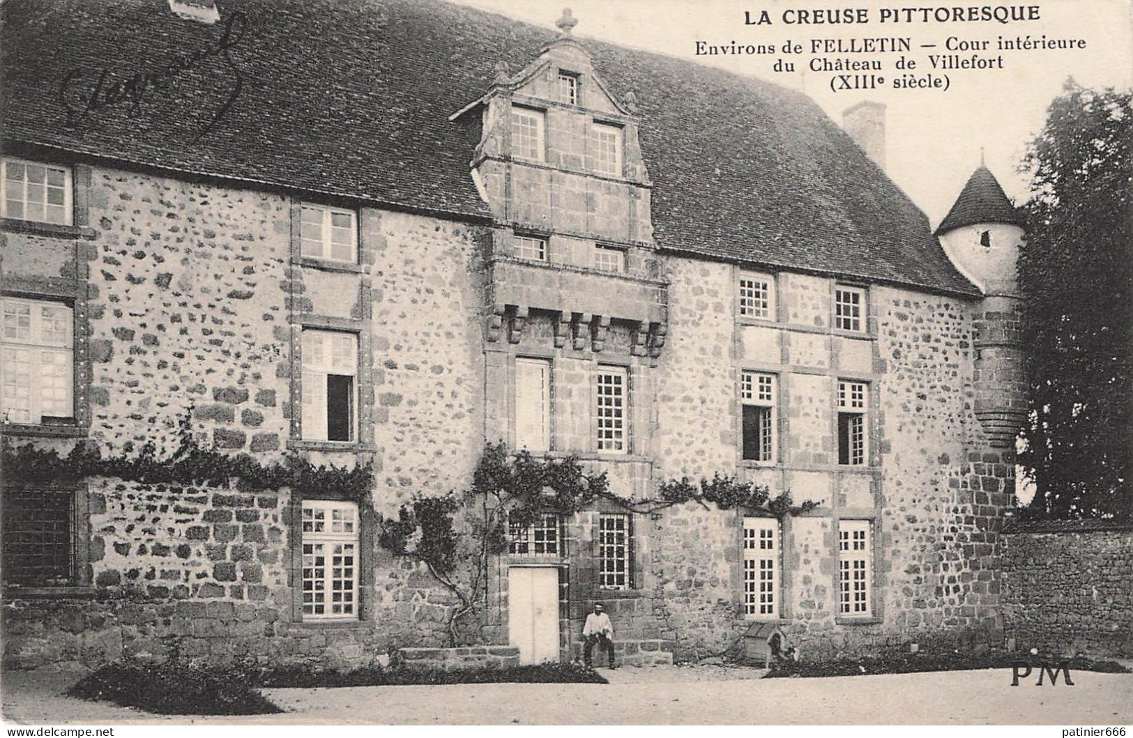 Environs De Felletin Cour Interieur Du Chateau De Villefort - Other & Unclassified