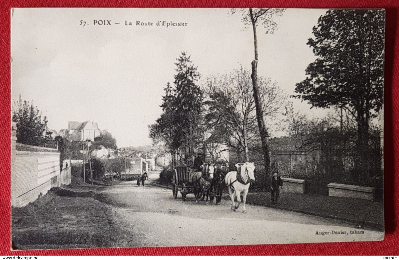 CPA - Poix - La Route D'Eplessier - Poix-de-Picardie
