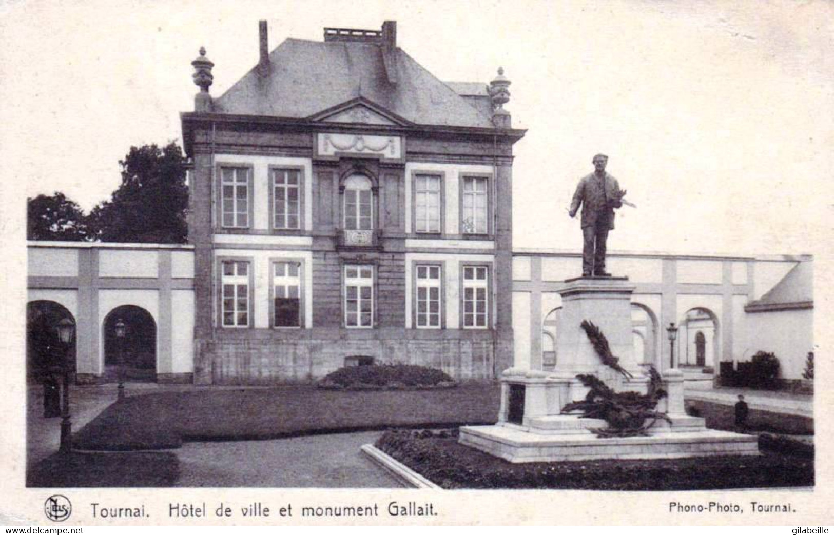  TOURNAI   - Hotel De Ville Et Monument Gallait - Doornik