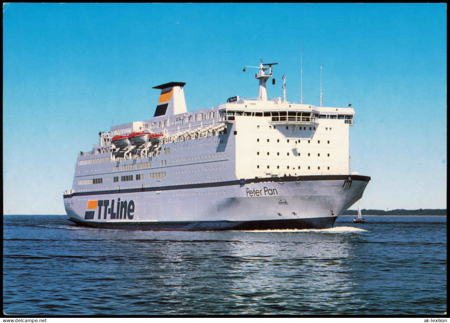 Auto- Und Passagierfähre M.F. PETER PAN Travemünde Skandinavienkai 1987 - Ferries