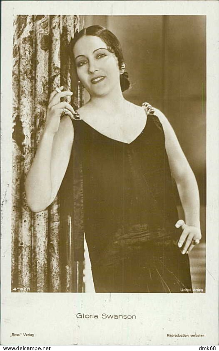 GLORIA SWANSON  ( CHICAGO )  ACTRESS - RPPC POSTCARD 1920s (TEM493) - Cantanti E Musicisti