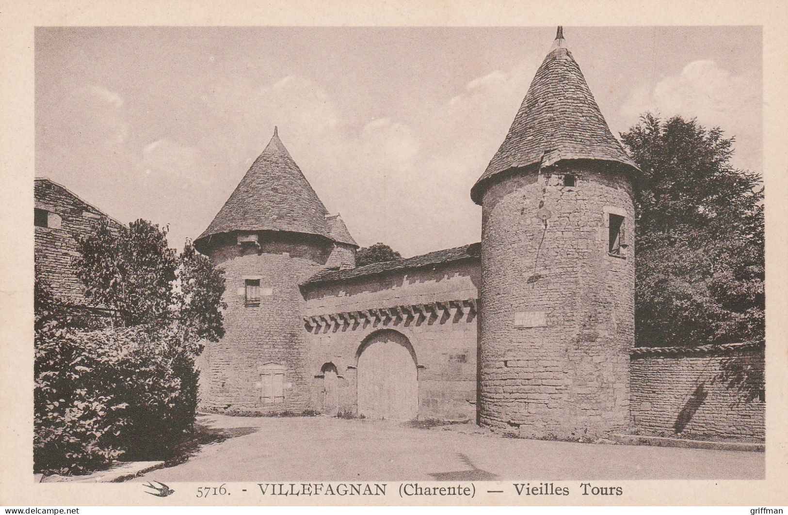 VILLEFAGNAN VIEILLES TOURS TBE - Villefagnan