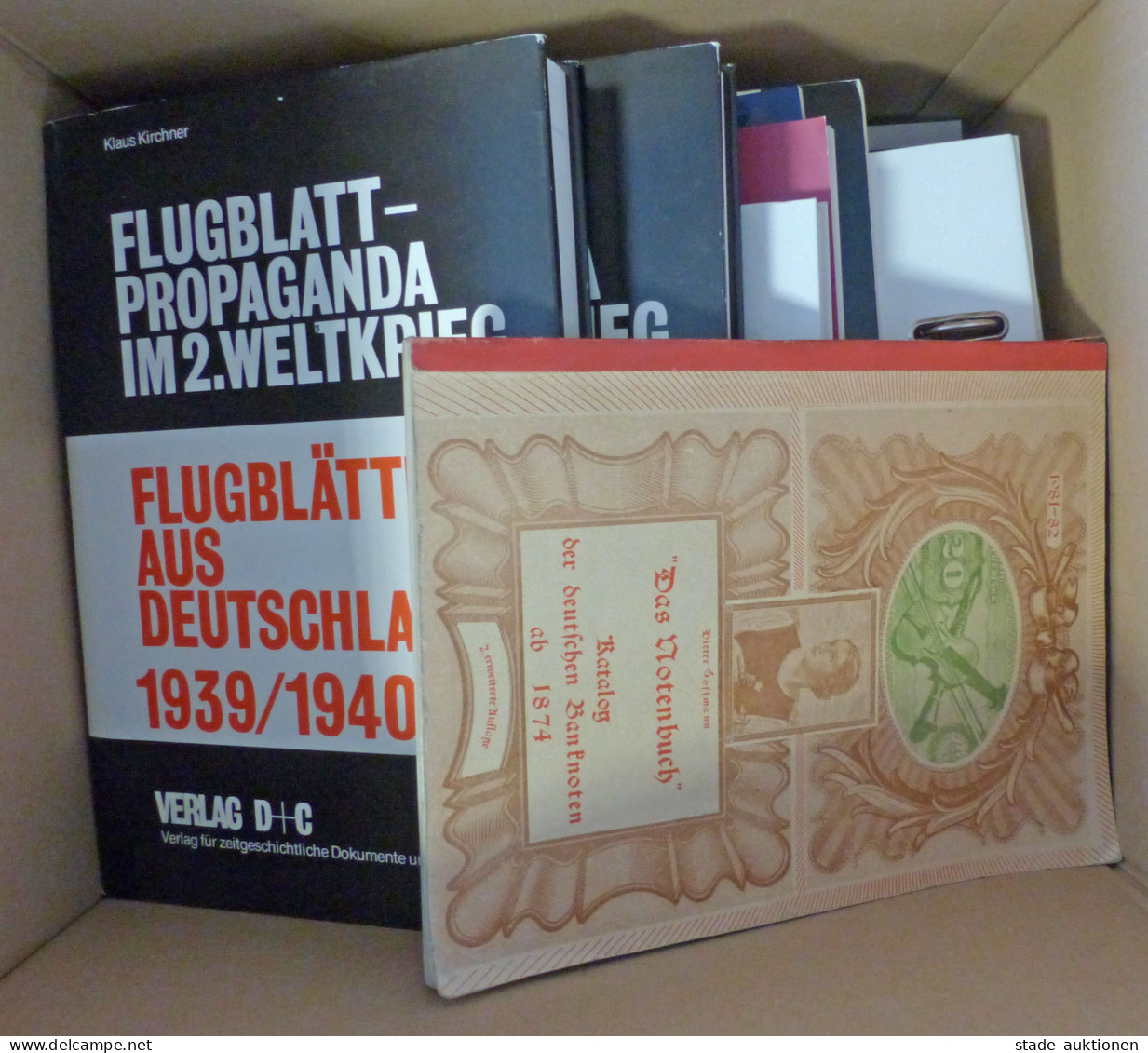 WuKi Große Wunderkiste Mit Katalogen/Nachschlagewerken Zu Speziellen Sammelthemen Wie Z.B. Flugblattpropaganda Im 2. WK, - Collections (sans Albums)