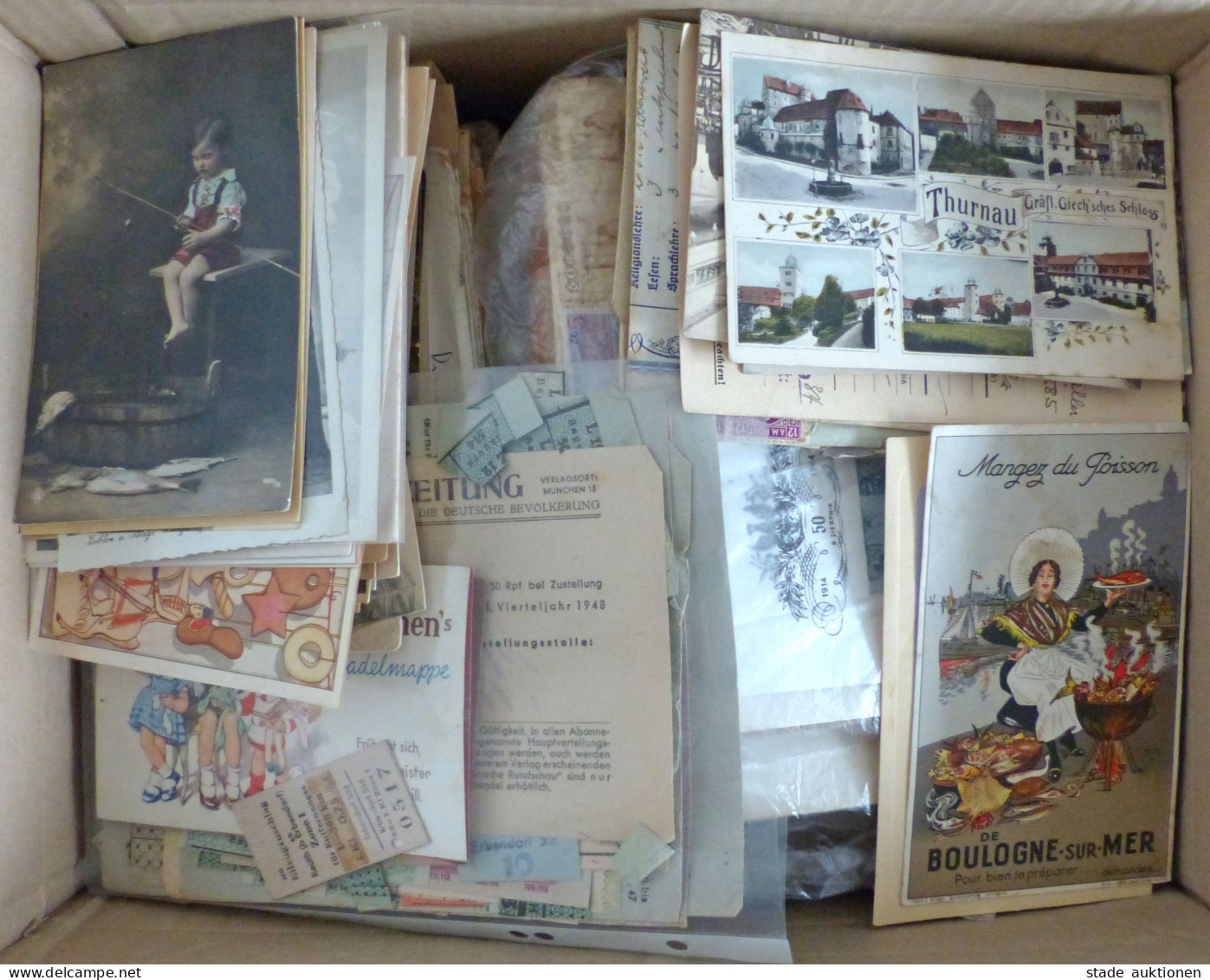 WuKi Mittlerer Wunder-Karton Mit Briefmarken In Alben, Alten Ansichtskarten, Briefe, Dokumenten, Quittungskarten,  Leben - Verzamelingen (zonder Album)