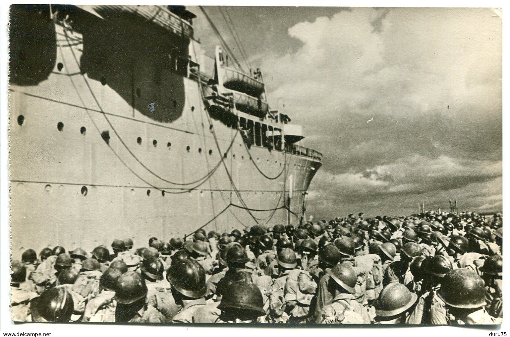 CP Glacée 10 X 15 - De SIENNE à BELFORT 8 Août 1944 Golfe De Tarente Les Troupes Françaises S'embarquent Pour La France - Guerre 1939-45