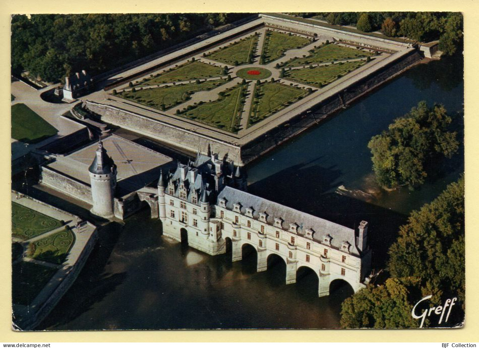 37. CHENONCEAUX – Le Château Et La Tour Des Marques Vus D'avion (voir Scan Recto/verso) - Chenonceaux