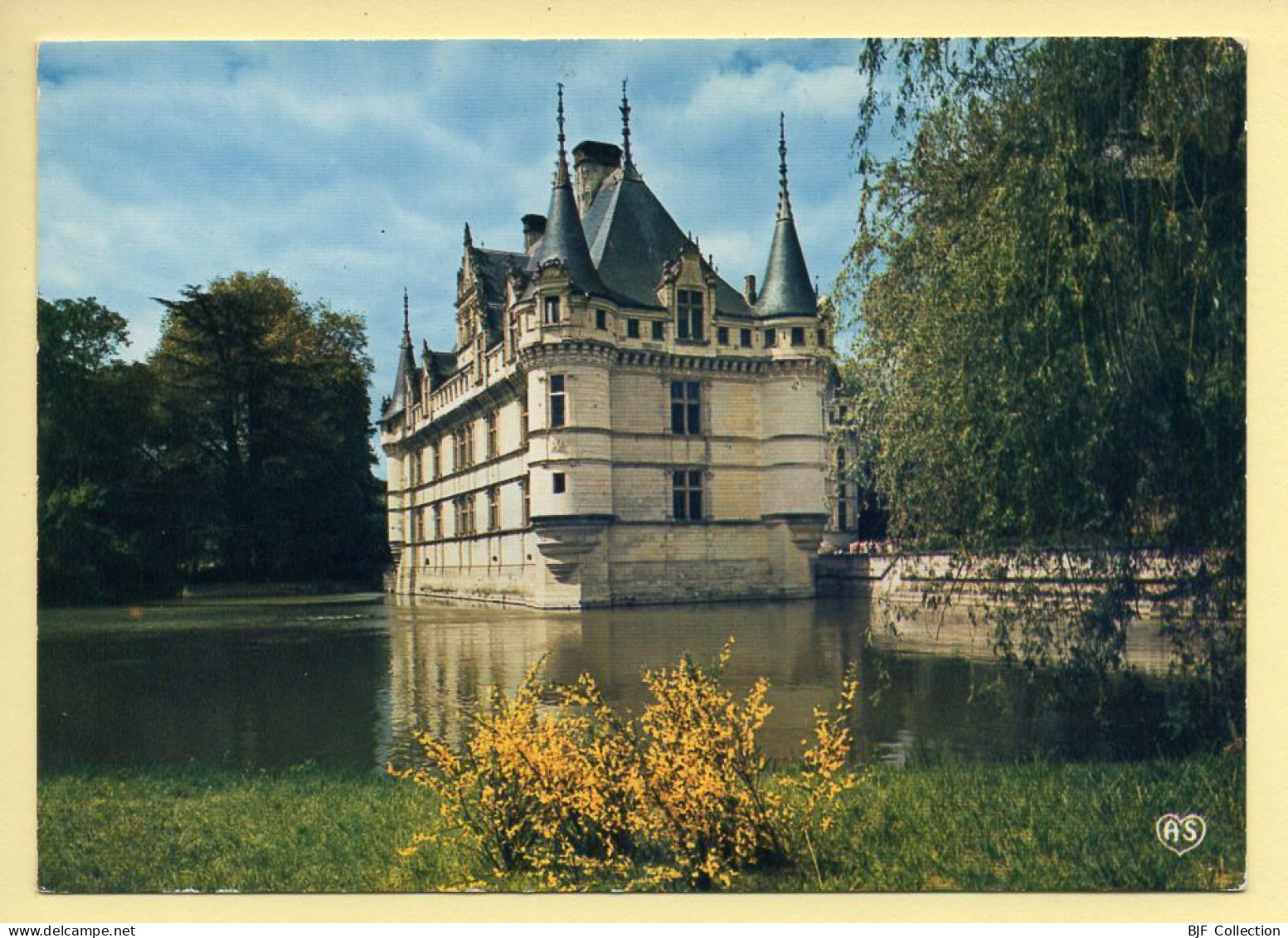 37. AZAY-LE-RIDEAU – Le Château Se Mirant Dans Le Bras De L'Indre (voir Scan Recto/verso) - Azay-le-Rideau