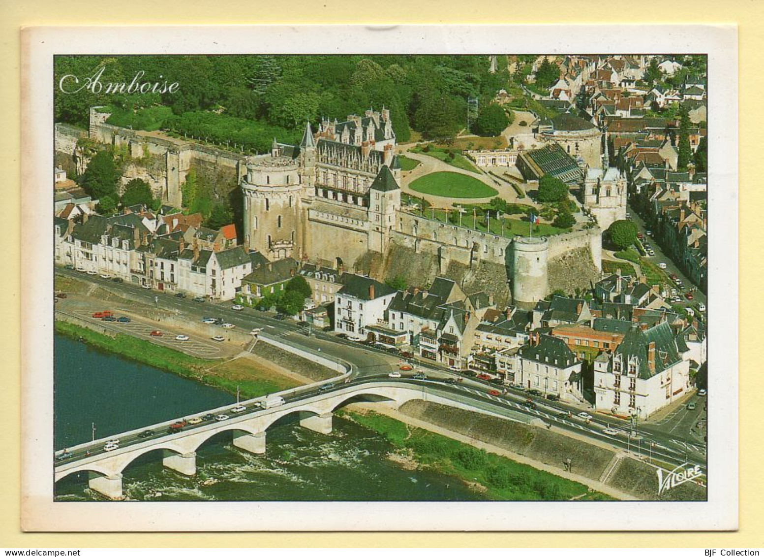 37. AMBOISE – Vue Aérienne Du Château (voir Scan Recto/verso) - Amboise